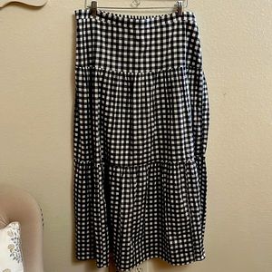 J Crew long casual skirt in navy blue and white plaid pattern.  XL